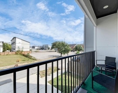 2512 Anita Street - Photo Thumbnail 12