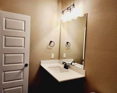 9840 Grosbeak Lane - Photo Thumbnail 3