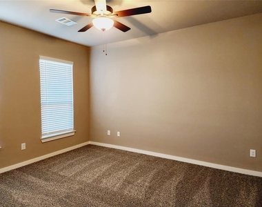 9840 Grosbeak Lane - Photo Thumbnail 8