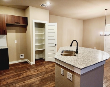 9840 Grosbeak Lane - Photo Thumbnail 6