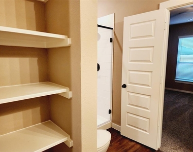 9840 Grosbeak Lane - Photo Thumbnail 10