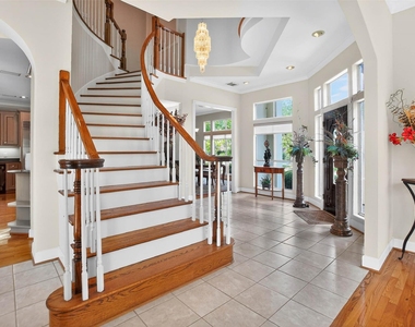 3118 Virginia Street - Photo Thumbnail 6