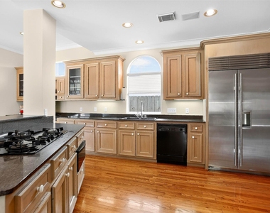 3118 Virginia Street - Photo Thumbnail 20
