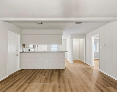 9347 Colleen Road - Photo Thumbnail 4