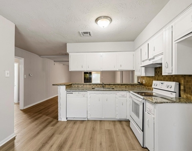 9347 Colleen Road - Photo Thumbnail 6