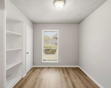 9347 Colleen Road - Photo Thumbnail 7