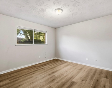 9347 Colleen Road - Photo Thumbnail 11