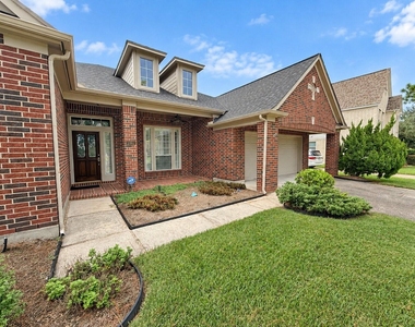 1062 Cayman Bend Lane - Photo Thumbnail 1