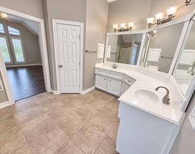 1062 Cayman Bend Lane - Photo Thumbnail 27