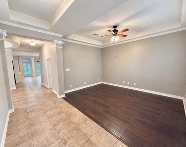 1062 Cayman Bend Lane - Photo Thumbnail 3