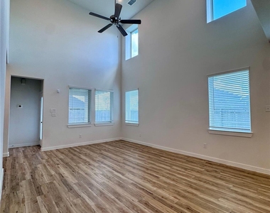 31106 Aumbrey Ivy Court - Photo Thumbnail 11