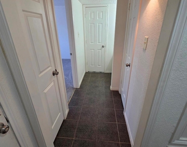 1516 Bay Area Boulevard - Photo Thumbnail 9