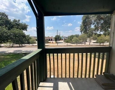 1516 Bay Area Boulevard - Photo Thumbnail 20