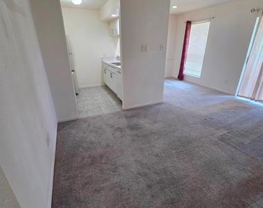 1516 Bay Area Boulevard - Photo Thumbnail 16