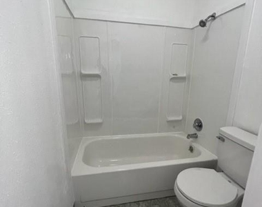 1516 Bay Area Boulevard - Photo Thumbnail 3