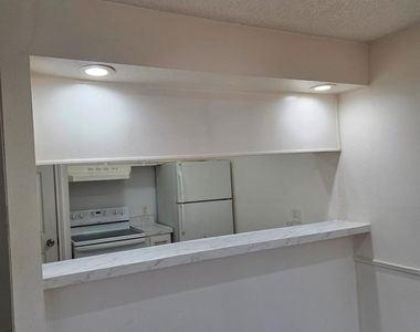 1516 Bay Area Boulevard - Photo Thumbnail 10