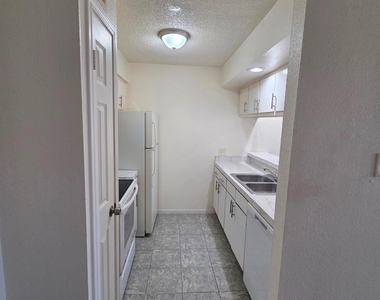 1516 Bay Area Boulevard - Photo Thumbnail 13