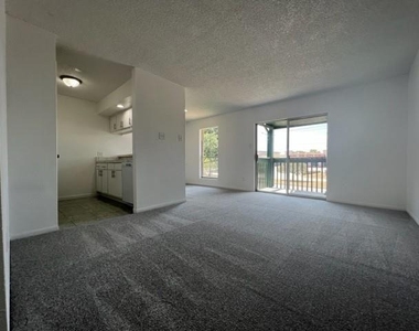 1516 Bay Area Boulevard - Photo Thumbnail 17