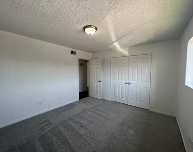 1516 Bay Area Boulevard - Photo Thumbnail 4