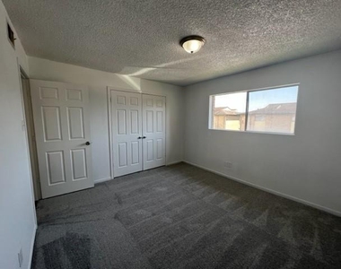 1516 Bay Area Boulevard - Photo Thumbnail 5