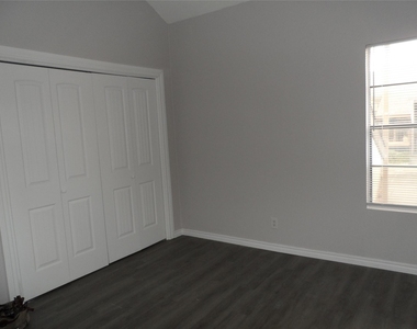 12900 Walden Road - Photo Thumbnail 6