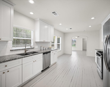 4602 Coke Street - Photo Thumbnail 7