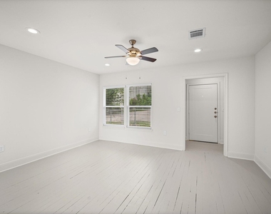 4602 Coke Street - Photo Thumbnail 4