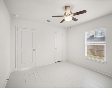 4602 Coke Street - Photo Thumbnail 14
