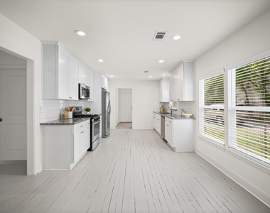 4602 Coke Street - Photo Thumbnail 8
