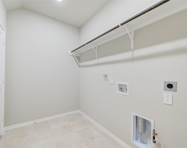 8914 Granary Gate Lane - Photo Thumbnail 11