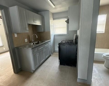 4615 Market St Street - Photo Thumbnail 4