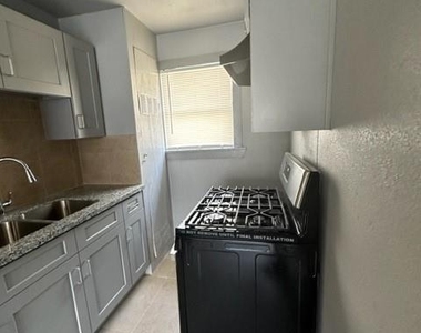 4615 Market St Street - Photo Thumbnail 7