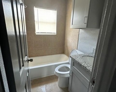 4615 Market St Street - Photo Thumbnail 5