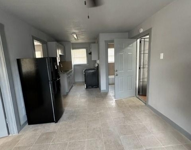 4615 Market St Street - Photo Thumbnail 12
