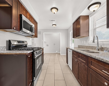 7214 Tours Street - Photo Thumbnail 10
