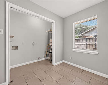 7214 Tours Street - Photo Thumbnail 12