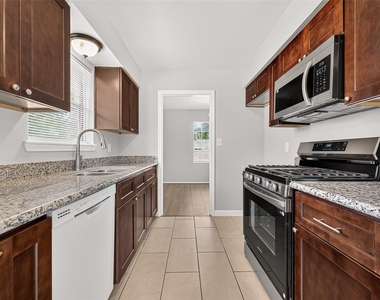 7214 Tours Street - Photo Thumbnail 11