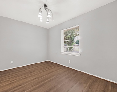 7214 Tours Street - Photo Thumbnail 8