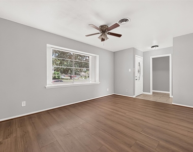 7214 Tours Street - Photo Thumbnail 3