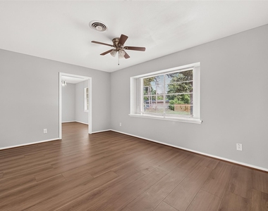 7214 Tours Street - Photo Thumbnail 4