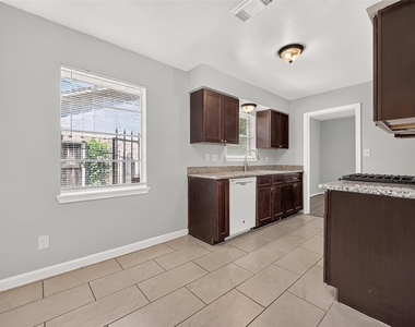 7214 Tours Street - Photo Thumbnail 13