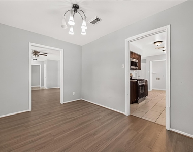 7214 Tours Street - Photo Thumbnail 9