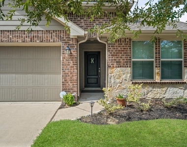 8915 English Manor Drive - Photo Thumbnail 3