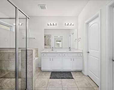 8915 English Manor Drive - Photo Thumbnail 16