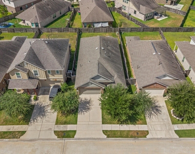 8915 English Manor Drive - Photo Thumbnail 32