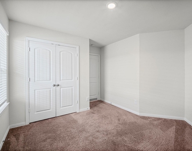 8915 English Manor Drive - Photo Thumbnail 24