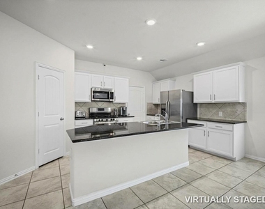 8915 English Manor Drive - Photo Thumbnail 8