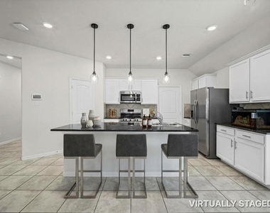 8915 English Manor Drive - Photo Thumbnail 6