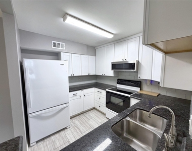 9031 Gaylord Street - Photo Thumbnail 6
