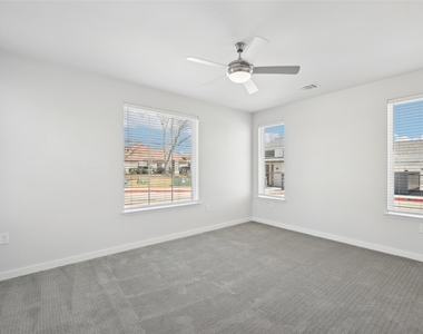 3651-423 S Custer Road - Photo Thumbnail 19